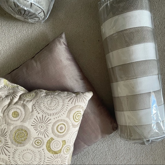 💰 throw pillows - Picture 6 of 7